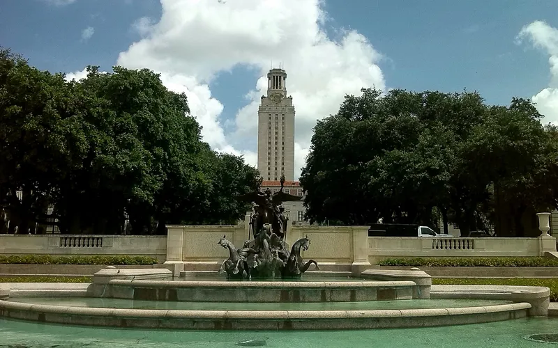 Fountain at the University of Texas