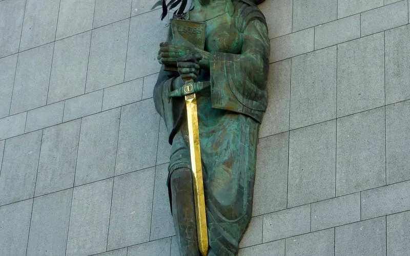 Sculpture on the Legislative Assembly building