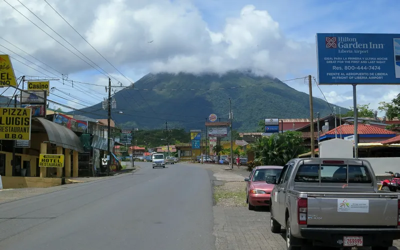 Volcán Arenal from the main street
