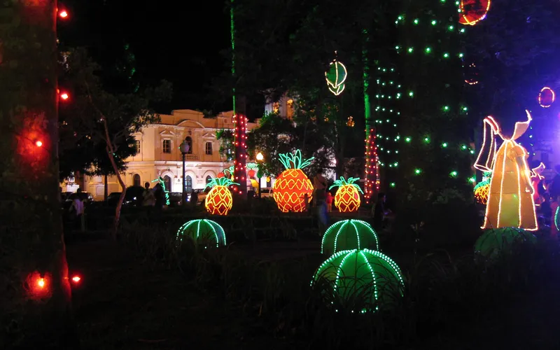 The plaza at night